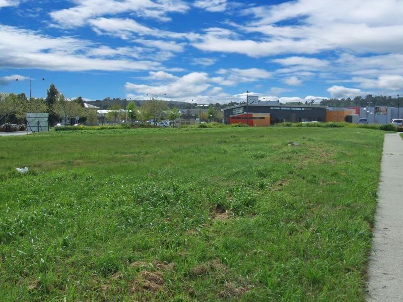 17-27 Edgeware Close, Pakenham VIC 3810