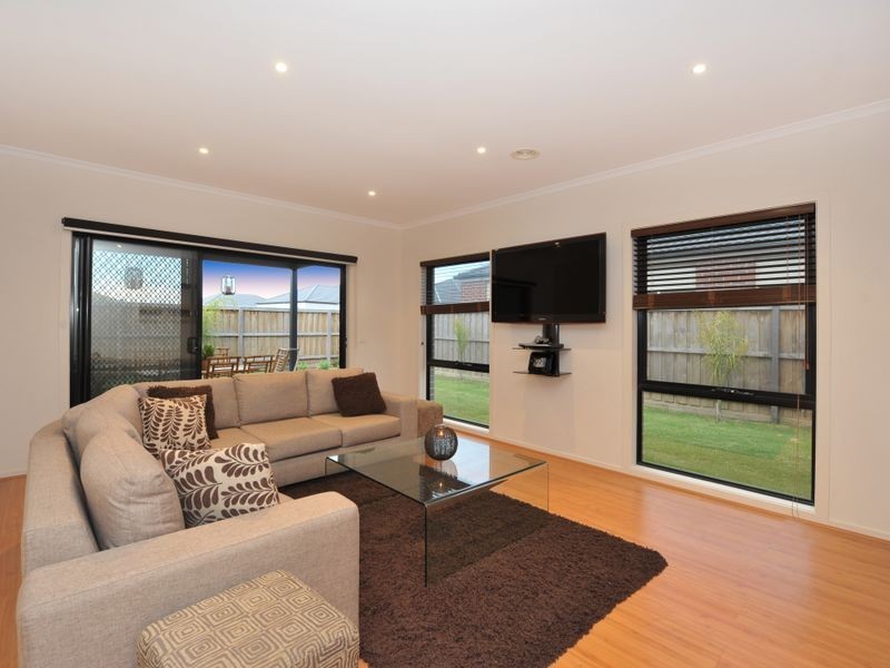 10 Bellerive Avenue, Officer VIC 3809