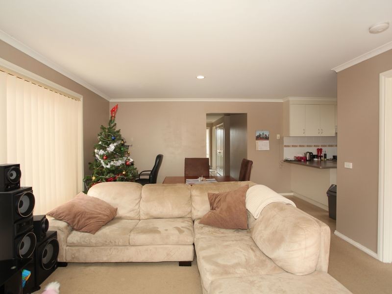 8/12 Renlik Court, Pakenham VIC 3810