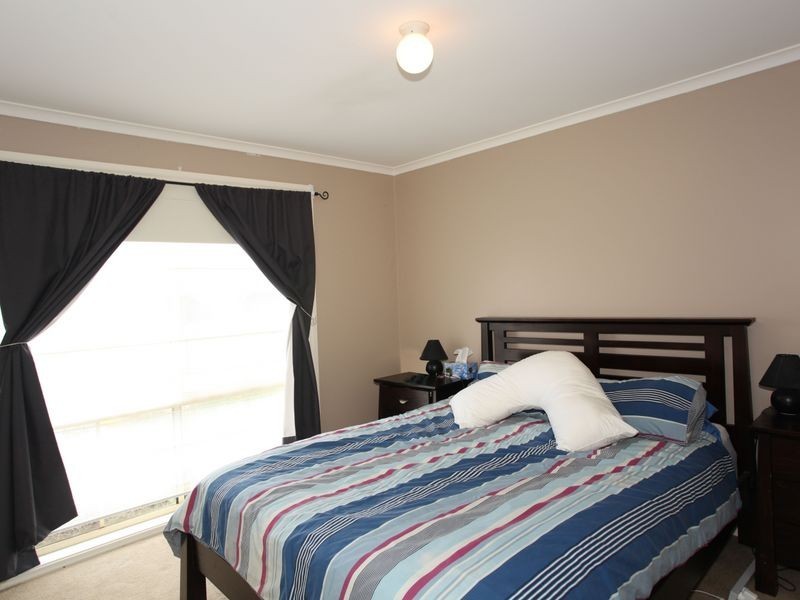 8/12 Renlik Court, Pakenham VIC 3810