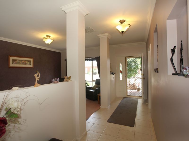 8 Hume Court, Pakenham VIC 3810