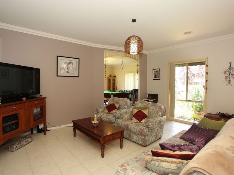 8 Hume Court, Pakenham VIC 3810