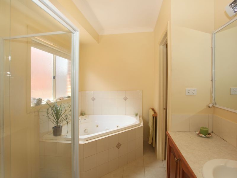 8 Hume Court, Pakenham VIC 3810