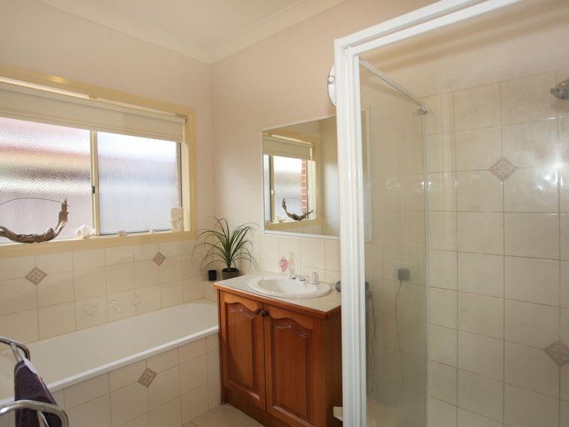 8 Hume Court, Pakenham VIC 3810