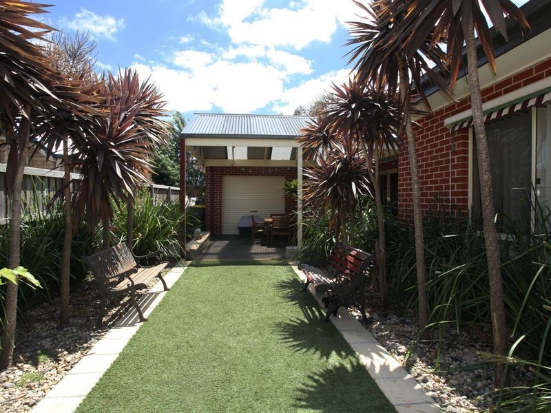 8 Hume Court, Pakenham VIC 3810