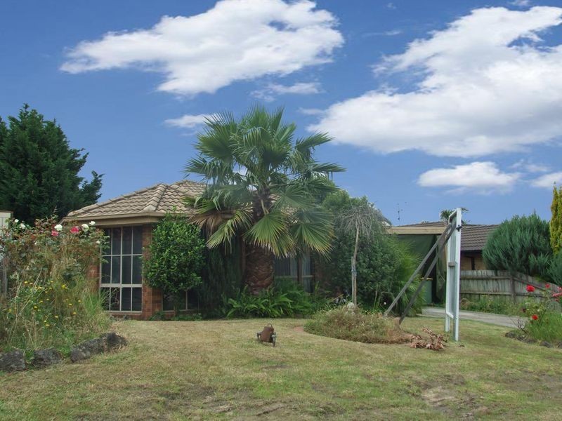 4 McGill Court, Pakenham VIC 3810