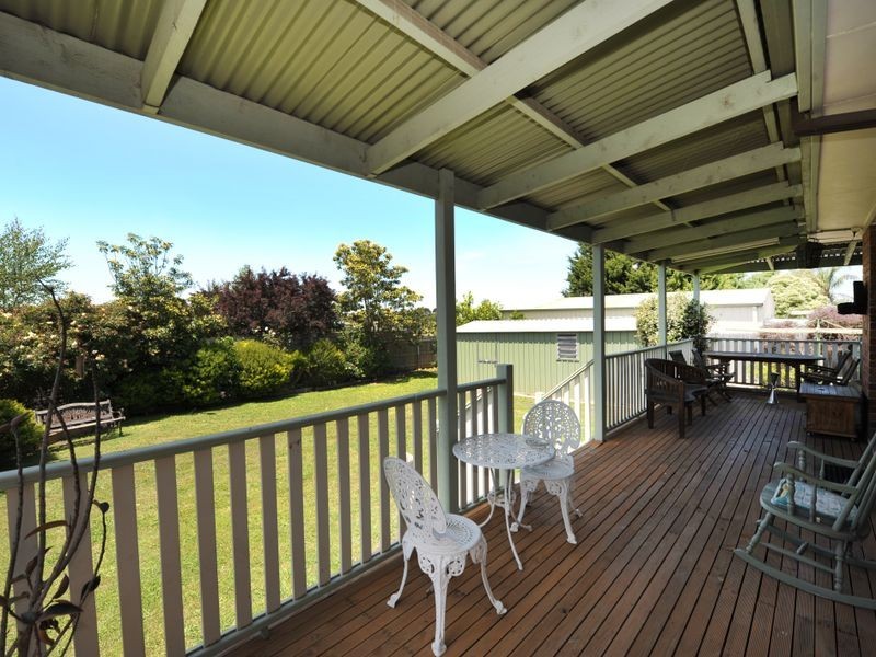 11 Paramount Way, Pakenham VIC 3810