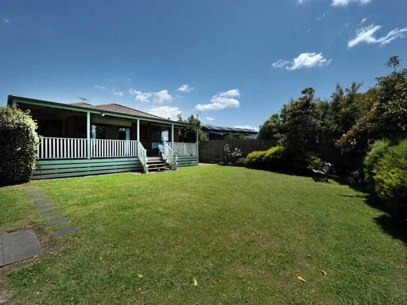 11 Paramount Way, Pakenham VIC 3810