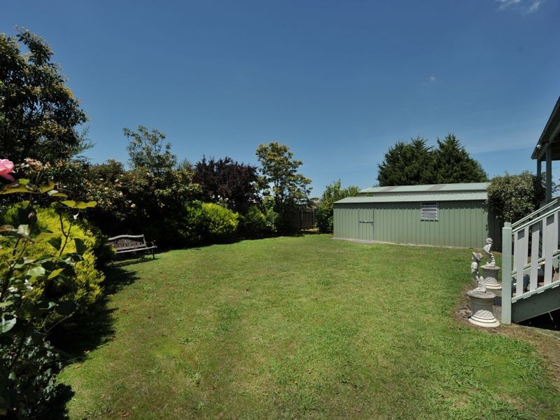 11 Paramount Way, Pakenham VIC 3810
