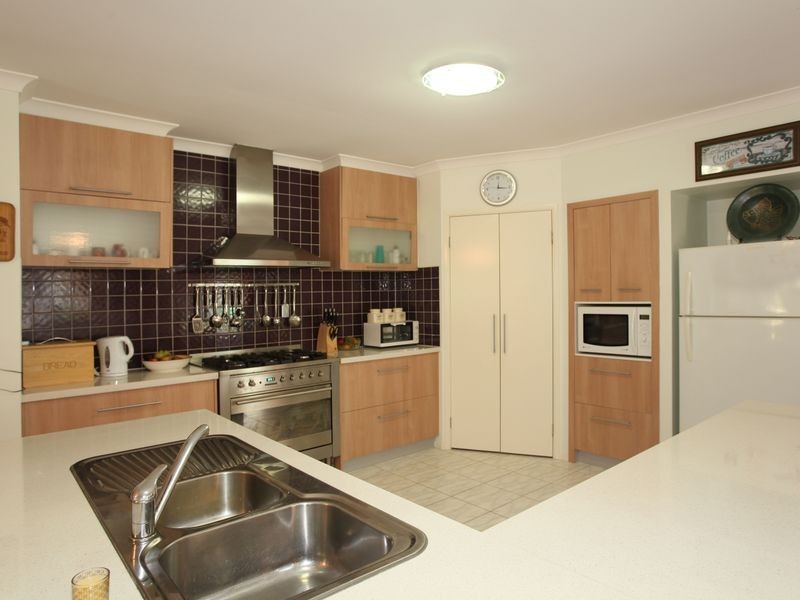 9 Genoa Grove, Pakenham VIC 3810