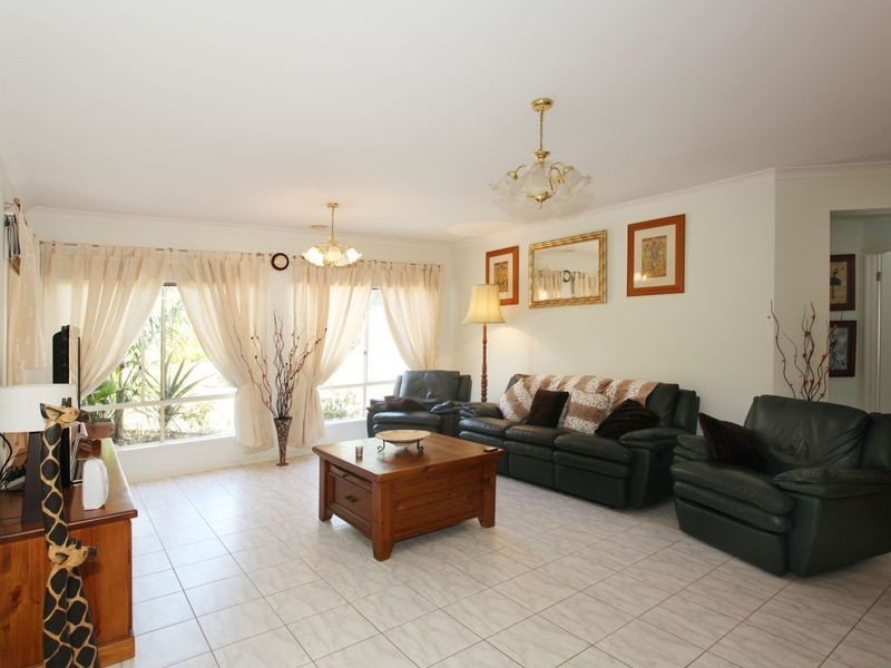 9 Genoa Grove, Pakenham VIC 3810