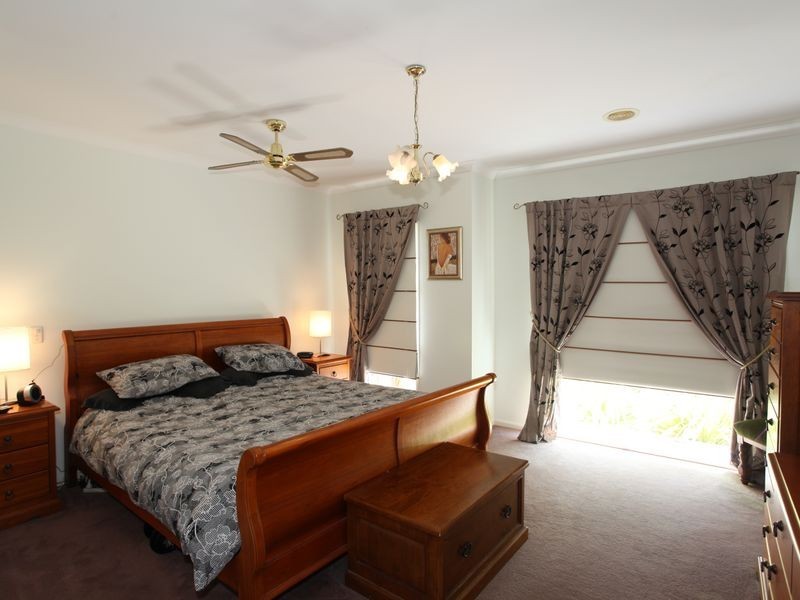 9 Genoa Grove, Pakenham VIC 3810