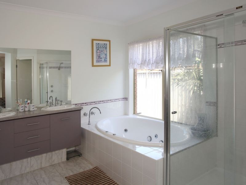 9 Genoa Grove, Pakenham VIC 3810