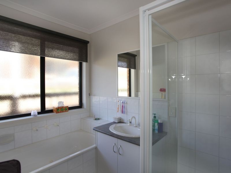 11 Shetland Court, Pakenham VIC 3810