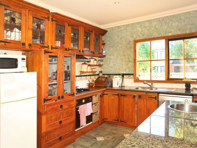 16 Spring Circuit, Pakenham VIC 3810