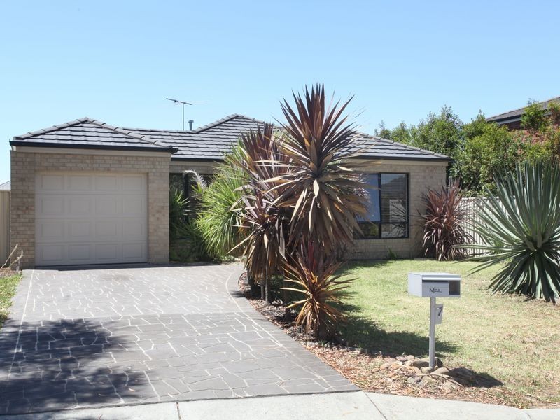 7 Tyrell Place, Pakenham VIC 3810