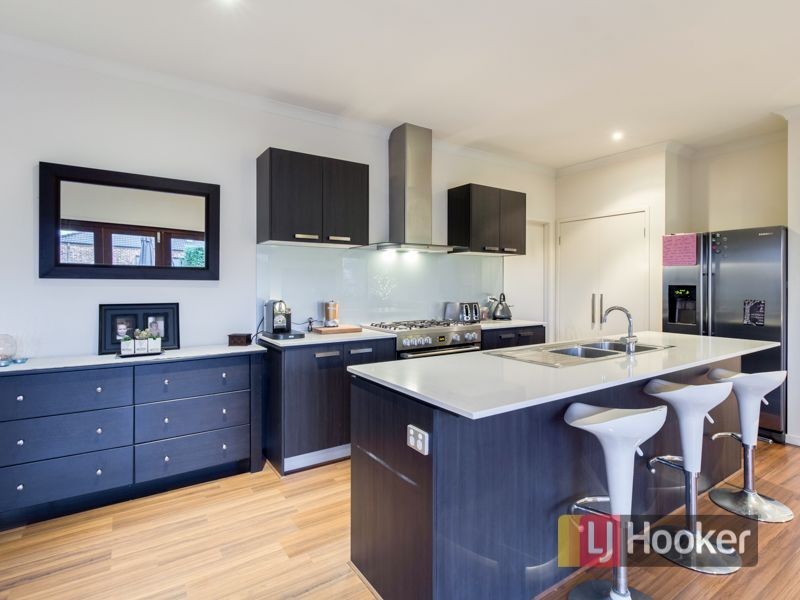 42 Flinders Park Drive, Officer VIC 3809