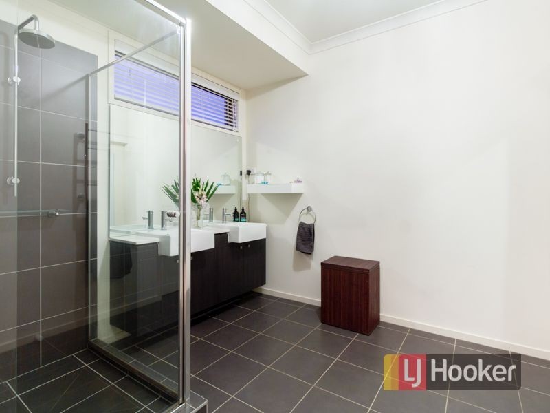 42 Flinders Park Drive, Officer VIC 3809