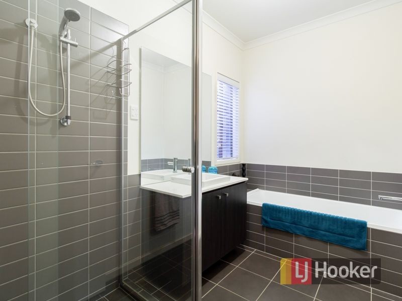 42 Flinders Park Drive, Officer VIC 3809