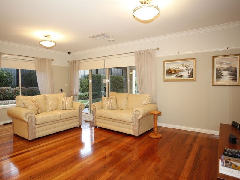 10 Michigan Grange, Pakenham VIC 3810