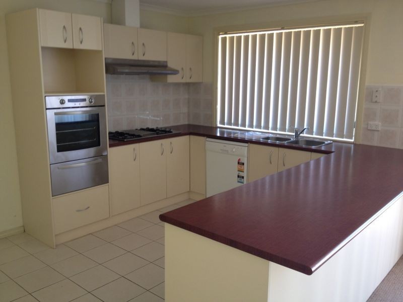 44 Shearwater Drive, Pakenham VIC 3810