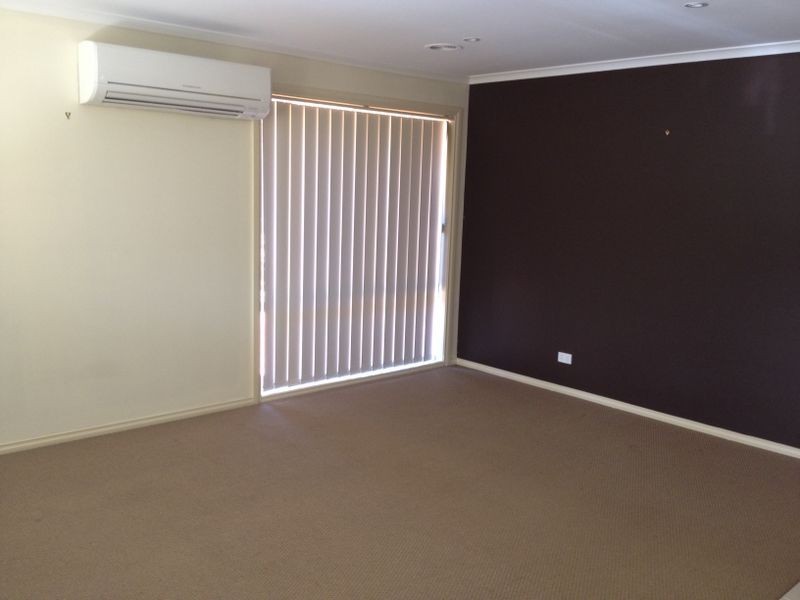 44 Shearwater Drive, Pakenham VIC 3810