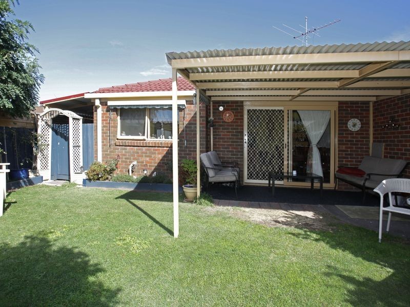 2A Parman Avenue, Pakenham VIC 3810
