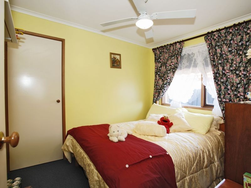 2A Parman Avenue, Pakenham VIC 3810