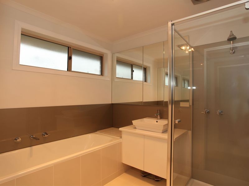 11 Stella Place, Pakenham VIC 3810