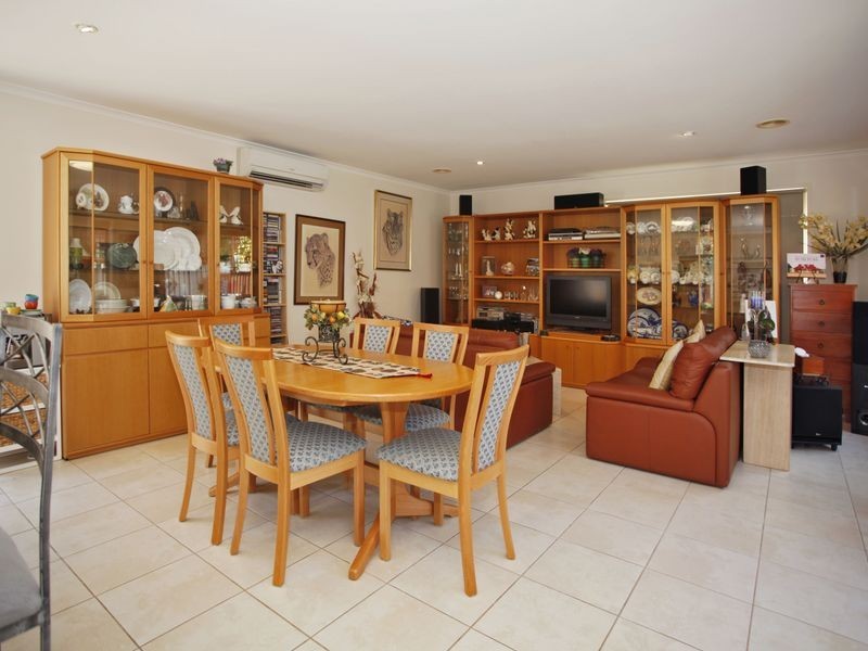 13 Willowbank Pocket, Pakenham VIC 3810