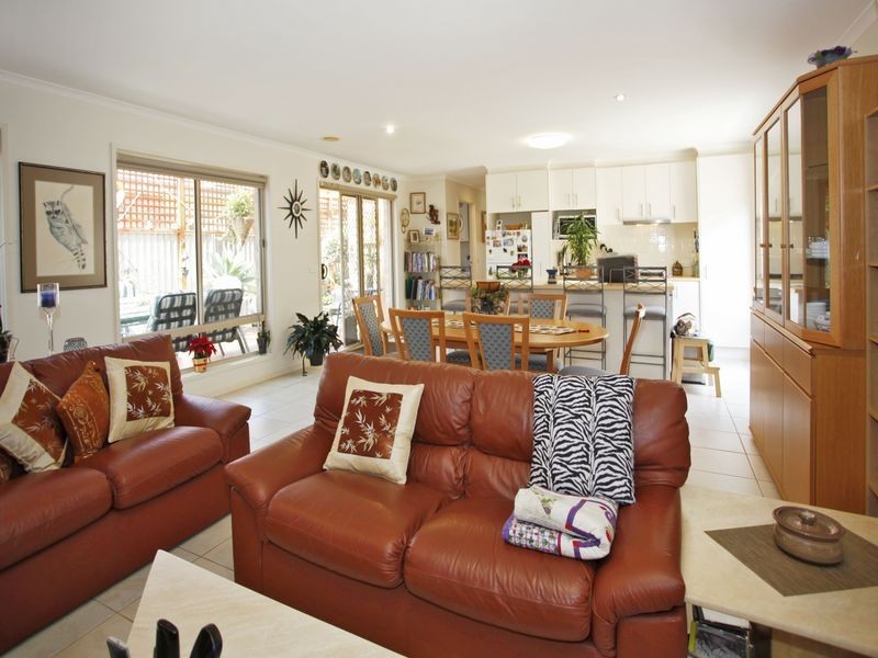 13 Willowbank Pocket, Pakenham VIC 3810