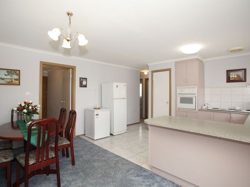 90 Eagle Drive, Pakenham VIC 3810