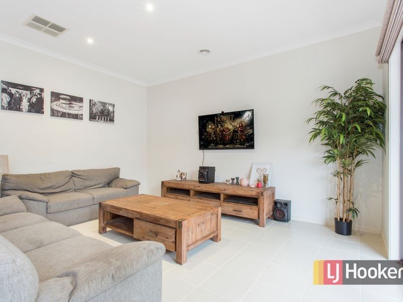 32 Cormorant Parade, Pakenham VIC 3810