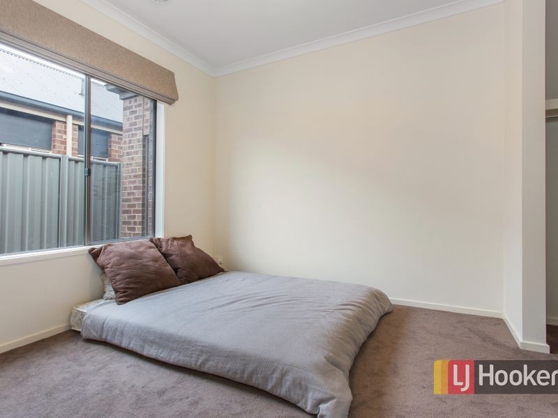 32 Cormorant Parade, Pakenham VIC 3810