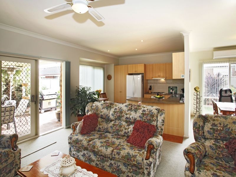 4 Genoa Grove, Pakenham VIC 3810