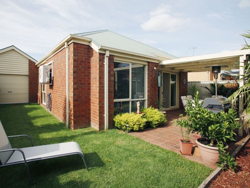4 Genoa Grove, Pakenham VIC 3810