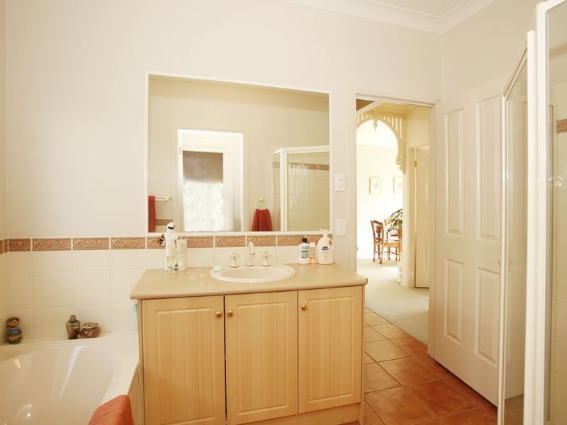 4 Genoa Grove, Pakenham VIC 3810