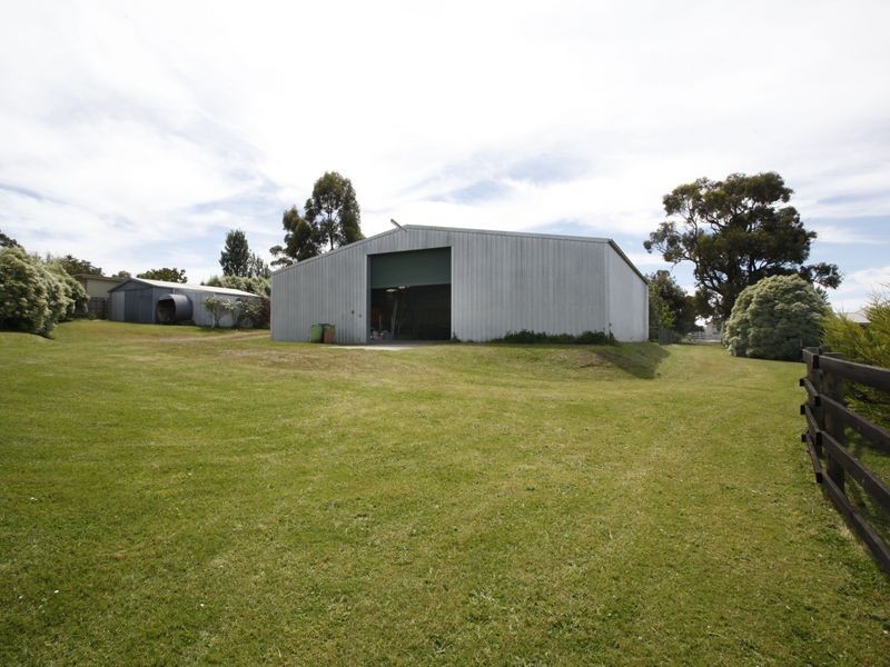 37 Jefferson Road, Garfield VIC 3814