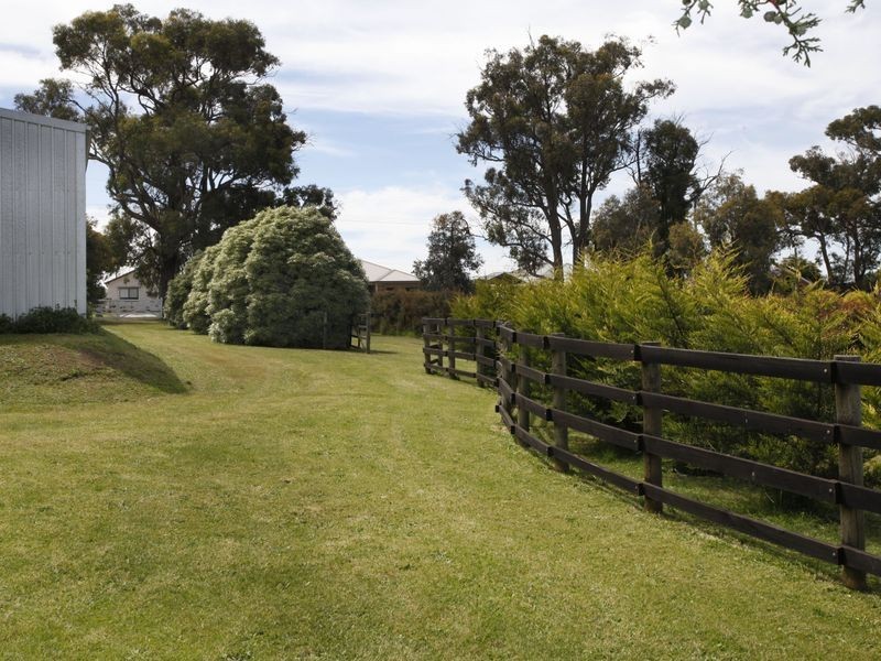 37 Jefferson Road, Garfield VIC 3814