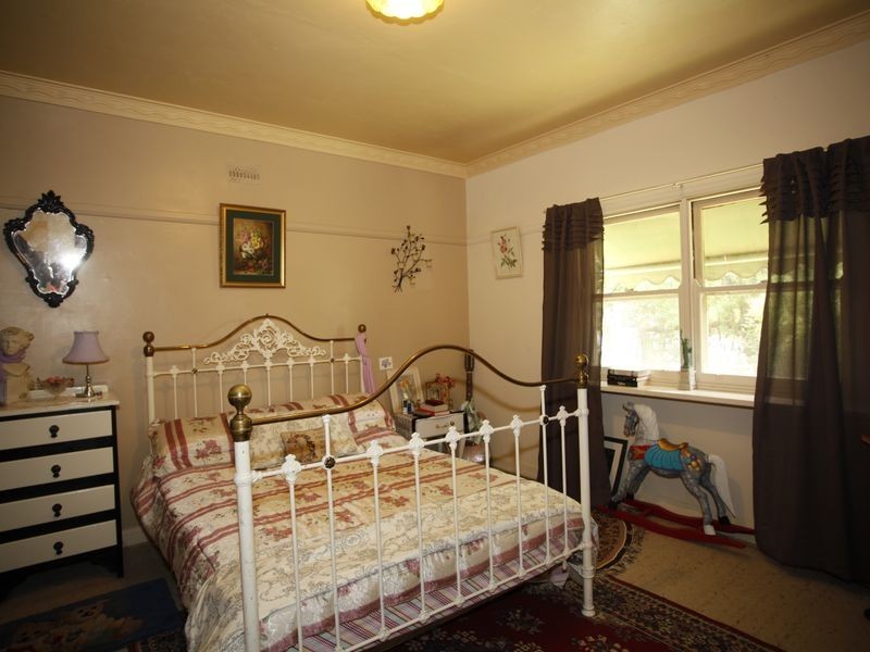 37 Jefferson Road, Garfield VIC 3814