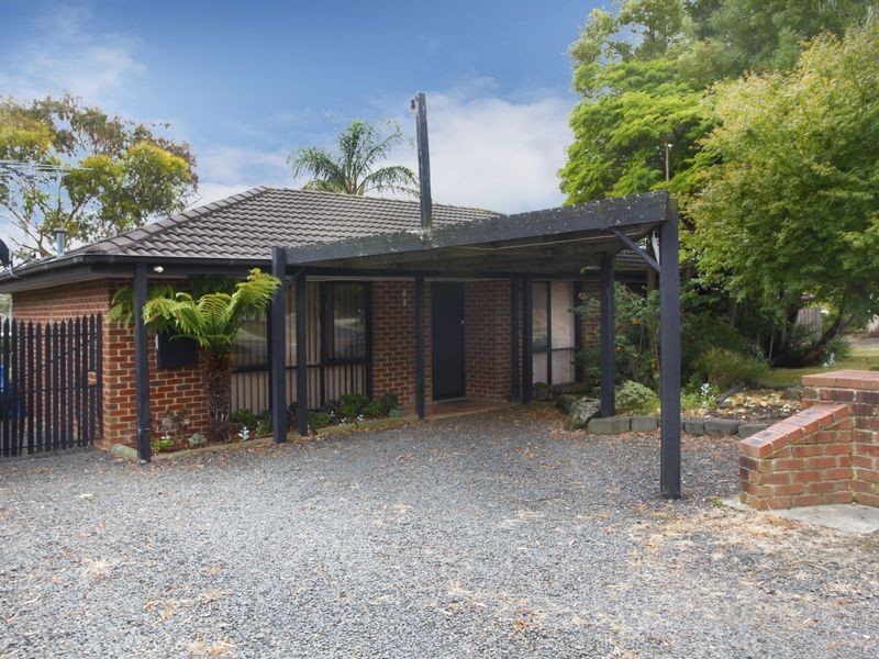 39 Meeking Drive, Pakenham VIC 3810