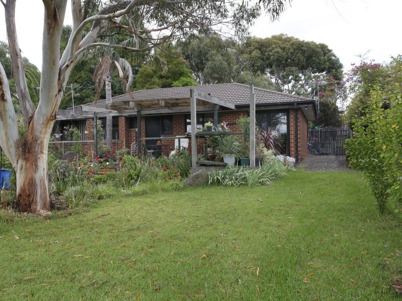 39 Meeking Drive, Pakenham VIC 3810