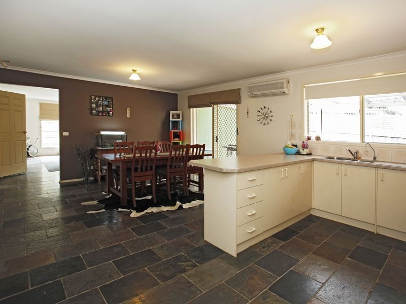 1 Paramount Way, Pakenham VIC 3810