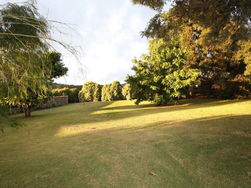 19 Wallangara Drive, Pakenham VIC 3810