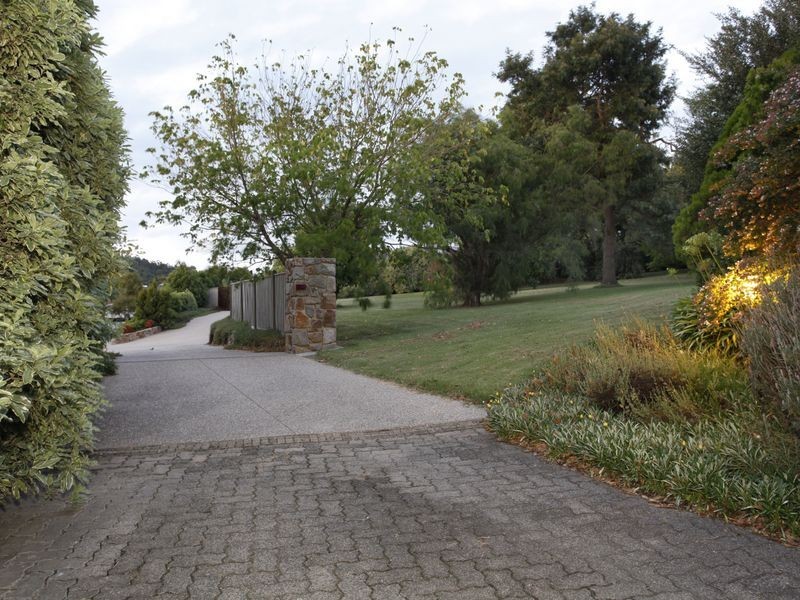 19 Wallangara Drive, Pakenham VIC 3810