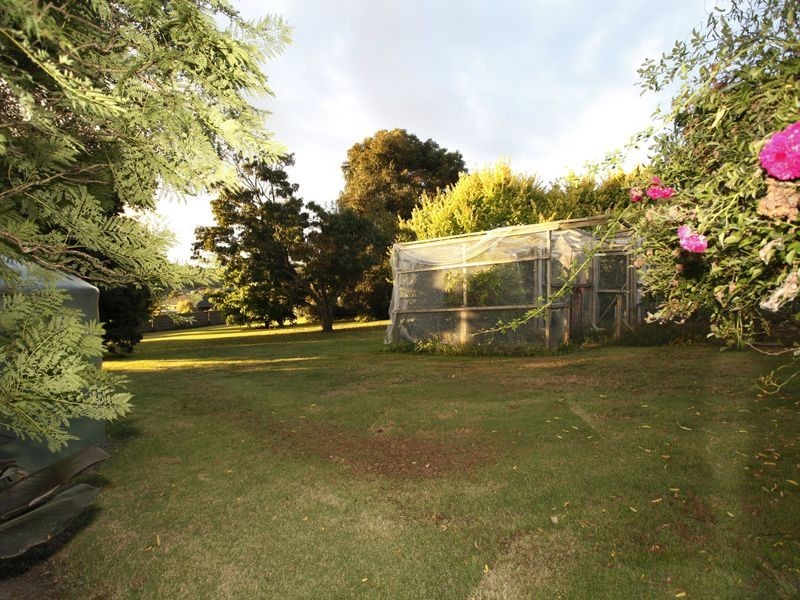 19 Wallangara Drive, Pakenham VIC 3810