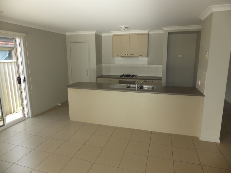 6 Wonboyn Close, Pakenham VIC 3810