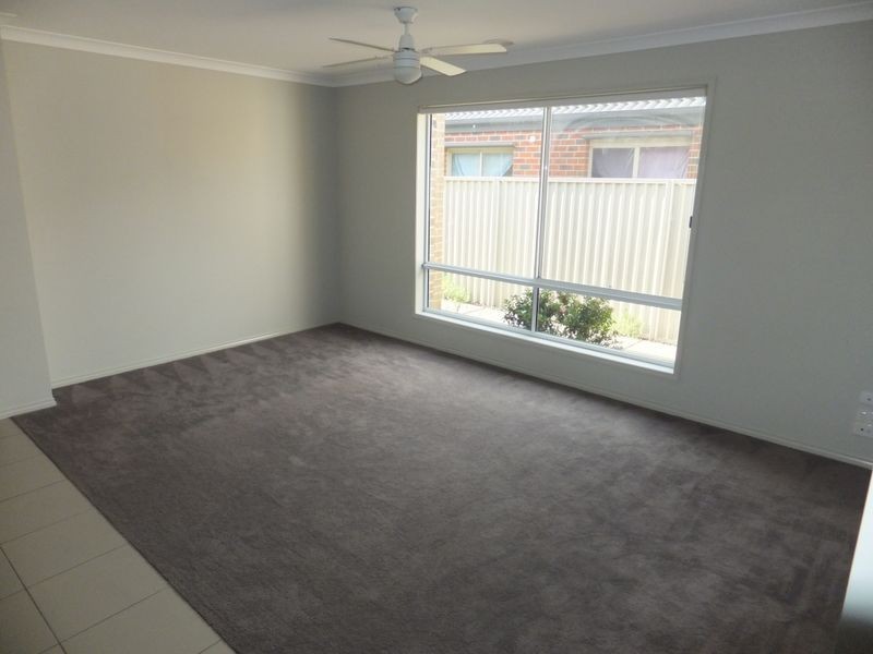 6 Wonboyn Close, Pakenham VIC 3810
