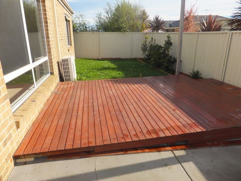 6 Wonboyn Close, Pakenham VIC 3810