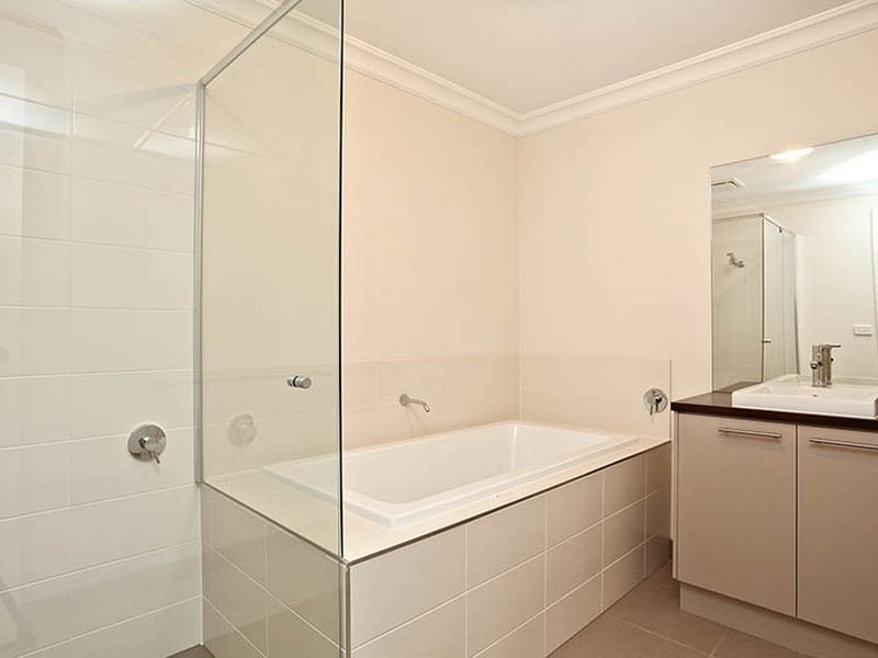 31 Albatross Drive, Pakenham VIC 3810